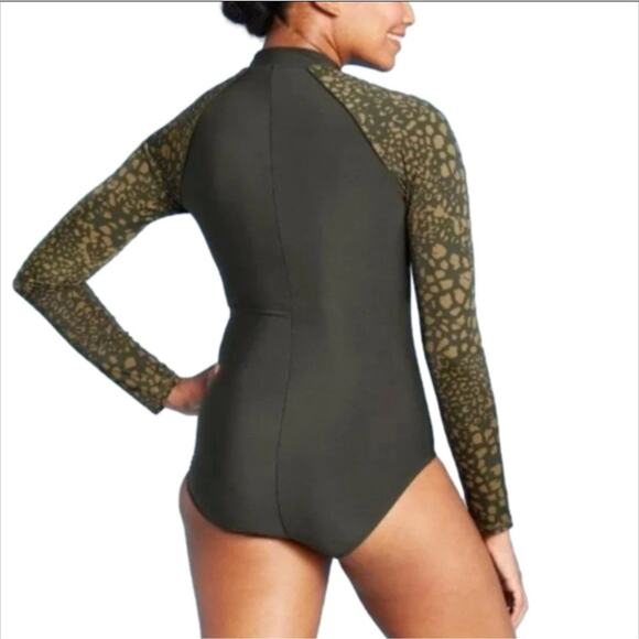 All in Motion Long Sleeve Mock Neck 1-Piece Rashguard Sun Protection Swimsuit, M - Picture 2 of 9